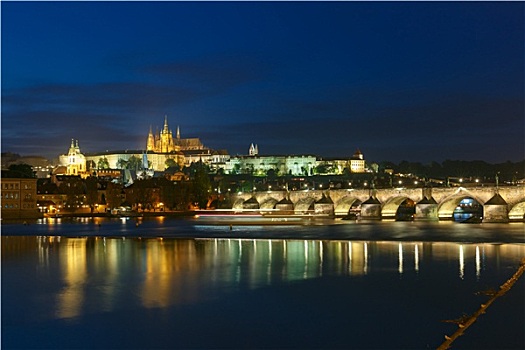 布拉格城堡,查理大桥,夜晚,捷克共和国