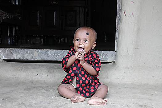 孩子,坐,泥,地面,乡村,房子,孟加拉,十月,2008年