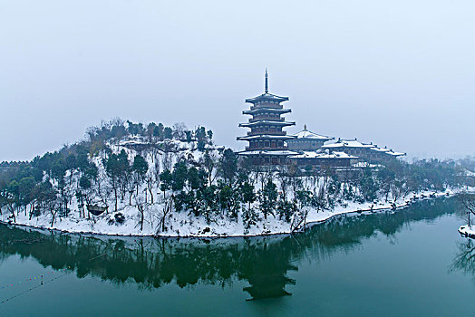 湖北襄阳影视城雪景