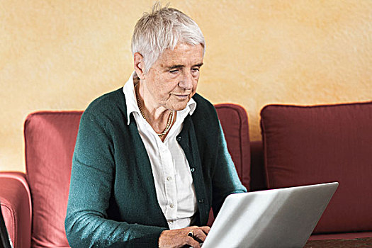 老年,女人,使用笔记本,电脑