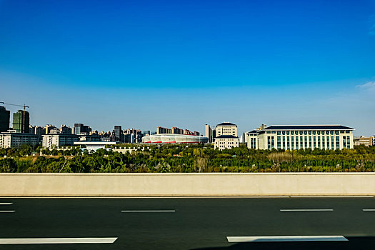 中国江苏省盐城市都市高楼建筑环境