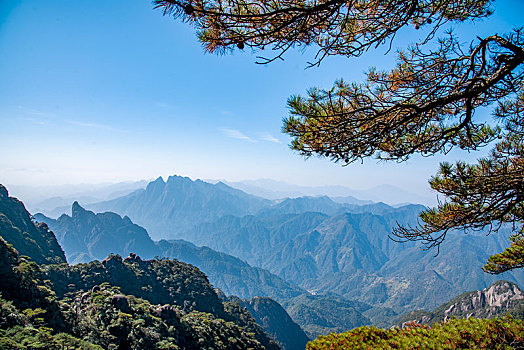 江西上饶三清山西海岸群山