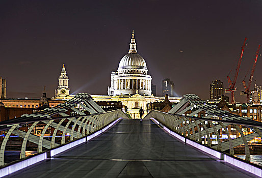 千禧桥,圣保罗大教堂,夜晚,伦敦,英格兰,英国