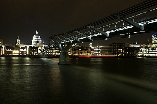 英格兰,伦敦,伦敦南岸,圣保罗大教堂,千禧桥,夜晚