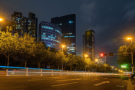 城市道路,汽车光轨