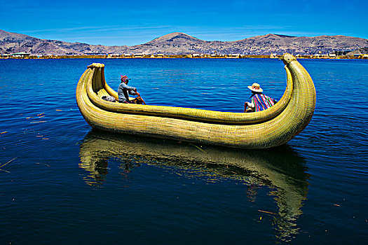 两个,本地居民,划船,传统,船,芦苇,提提卡卡湖,南方,秘鲁,南美