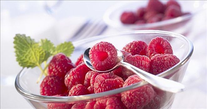 冰冻,树莓,玻璃盘