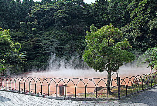 日本九州大分县血池地狱,chinoikejigokubloodpondhell