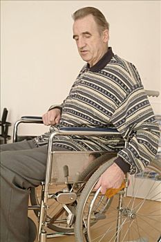 男人,轮椅