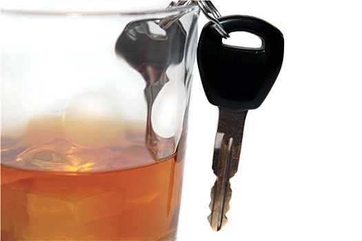 威士忌酒杯,车钥匙,室内