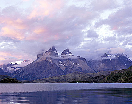 智利,巴塔哥尼亚,国家公园,咸水,山,南美,云,拉丁美洲,目的地,景象,自然,风景,世界遗产,湖,荒芜,黎明