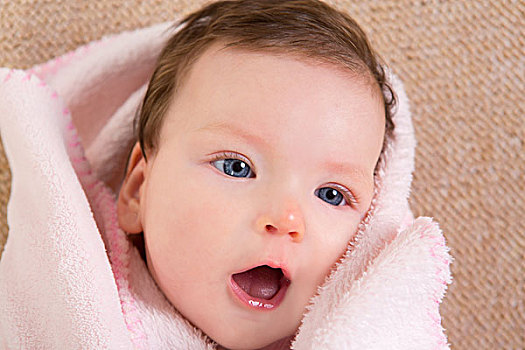 婴儿,小女孩,脸,头像,张嘴,粉色,毯子