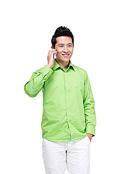 穿绿色衬衫青年男人