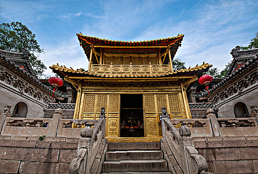 山西忻州市五臺山顯通寺銅殿
