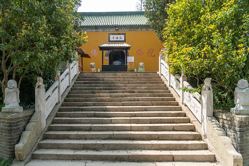 扬州瘦西湖法海寺图片