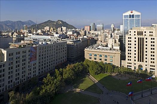 智利,圣地亚哥,城市天际线,山峦