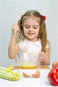 女孩,玩,烹饪,搅拌,搅拌器,蛋,玻璃碗