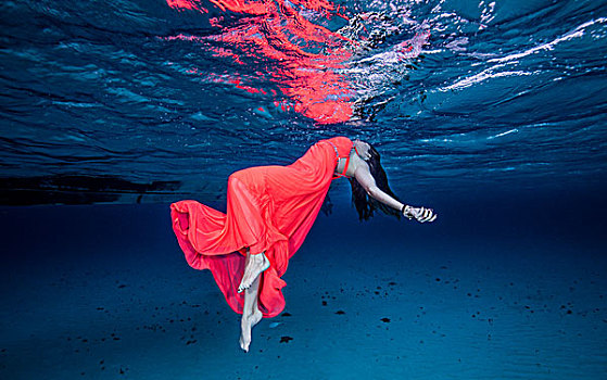 女人,红色,漂浮,靠近,表面,海洋