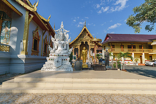 泰国寺庙里的佛像,泰国清迈老城寺庙
