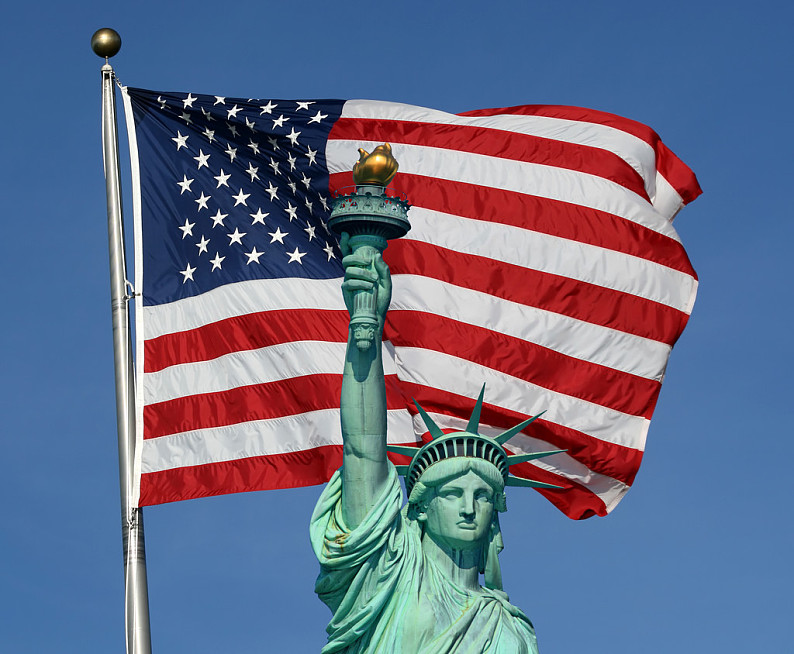 美国国旗自由女神像图片
