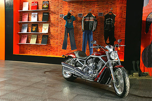 哈雷戴维森摩托车公司是世界上唯一总部位于美国的高档休闲摩托车生产商