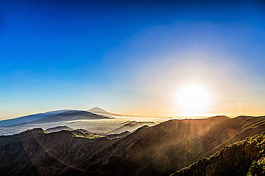 太阳,上方,山,蓝色背景,天空