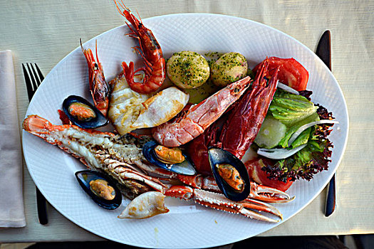 特色,鱼肉,虾,贻贝,章鱼,煮土豆,兰索罗特岛,加纳利群岛,西班牙,欧洲