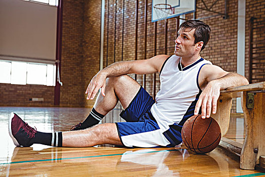 全身,思想,篮球手,坐在地板上,球场