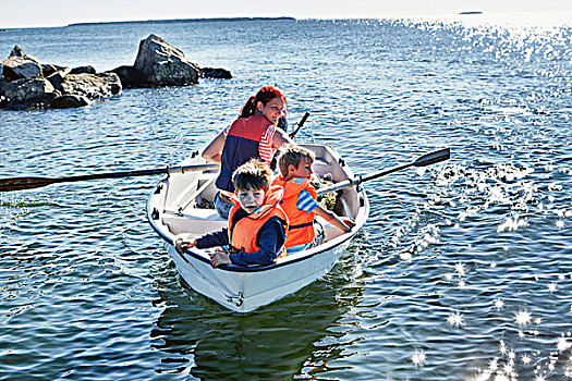 母亲,两个,孩子,儿子,划艇,湖,瑞典