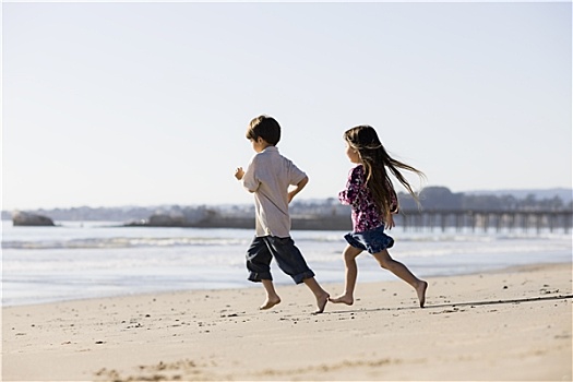两个孩子,跑,海滩