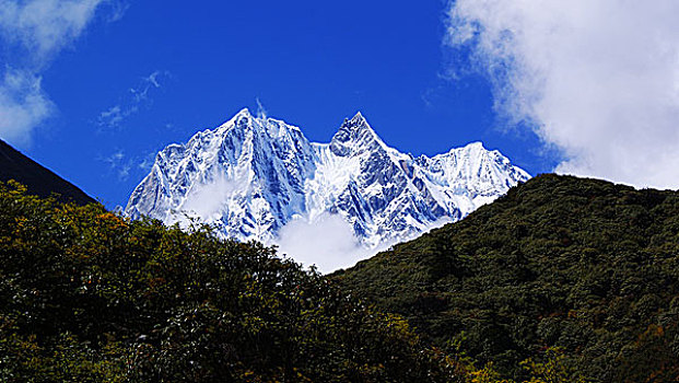 壮丽的神鹰峰