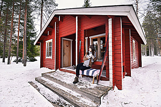 头像,美女,滑雪,喝咖啡,小屋,门廊,拉普兰,芬兰