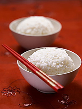 两个,碗,米饭,一对,红色,筷子