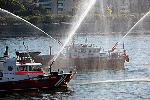 消防,船,消防队,莱茵河,喷水,两个,大炮,展示,北莱茵-威斯特伐利亚,德国,欧洲