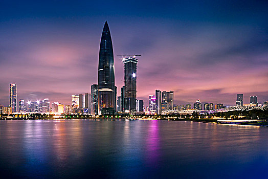 中国广东深圳南山后海湾都市夜景