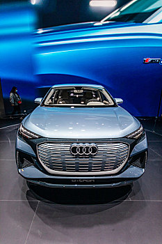 中国国际展览中心上展示的奥迪汽车