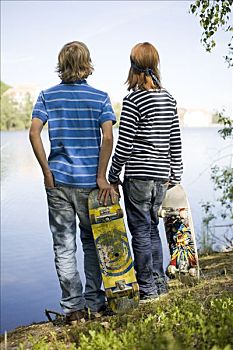 两个,青少年,滑板