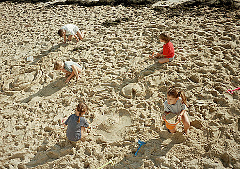 孩子,挖,沙子,俯视图