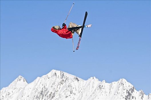 滑雪者,跳跃,蓝天,积雪,山脉,背影,瑞士