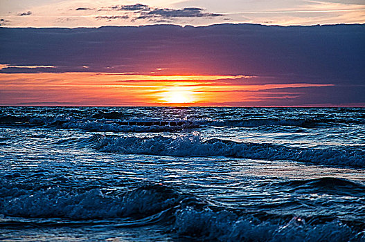 波浪,日落,波罗的海,茨因斯特