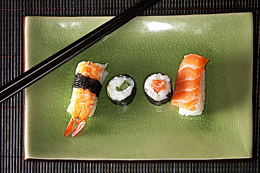 寿司,盘子,筷子