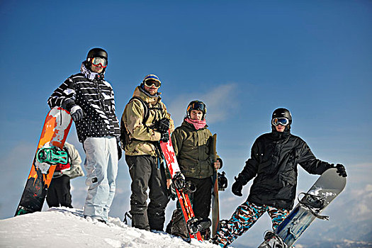 年轻,滑雪板玩家,群体,开心,放松,晴朗,冬天,白天
