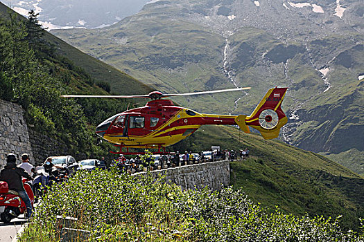 救助,直升飞机,意外,山,高,高山,道路,上陶恩山国家公园,卡林西亚,奥地利,欧洲