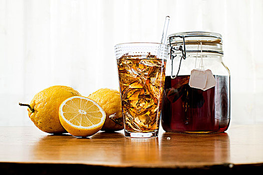 冰茶,高,玻璃杯,柠檬,茶,罐,木桌