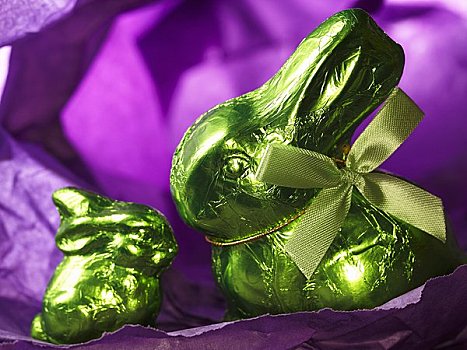 两个,复活节巧克力兔
