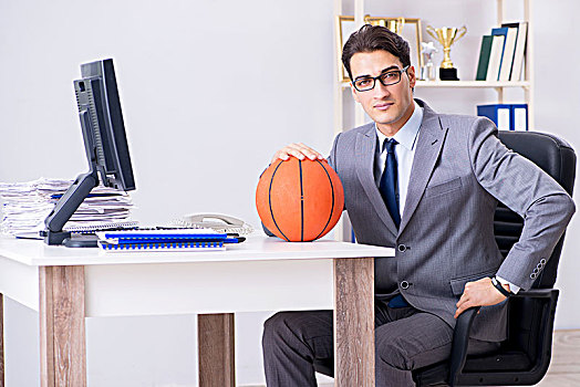 年轻,商务人士,玩,篮球,办公室