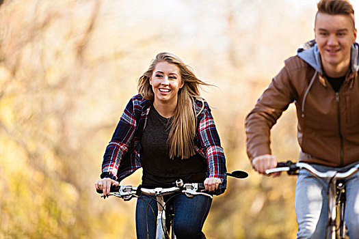 少男,成年,姐妹,骑自行车,秋日树林