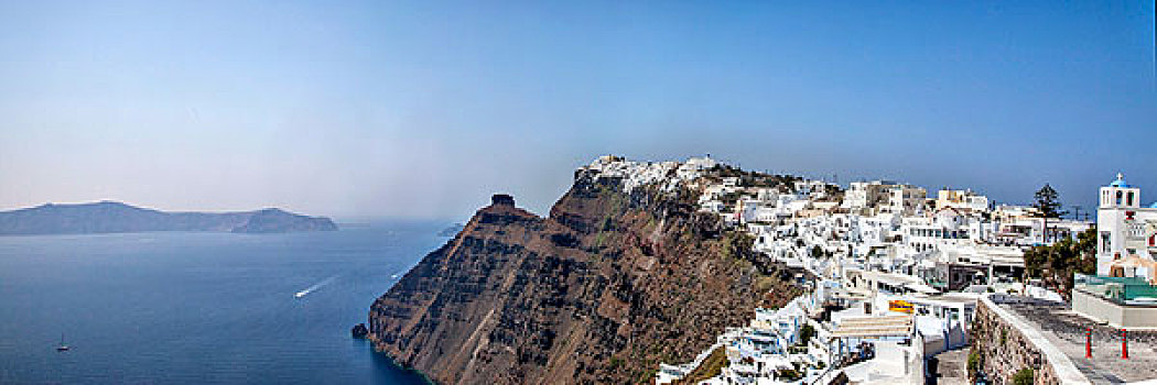 希腊圣托里尼费拉岛屿山顶的民居