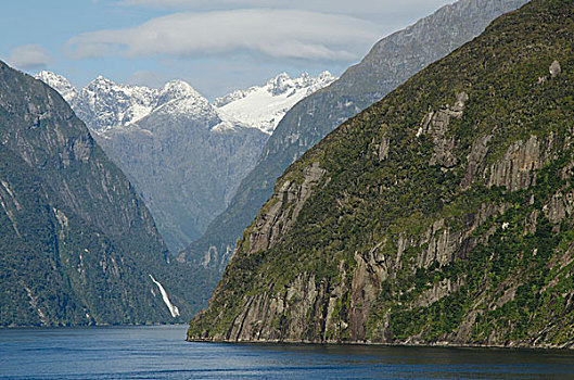 新西兰,峡湾国家公园,米尔福德峡湾,景色,峡湾,雪冠,山,瀑布