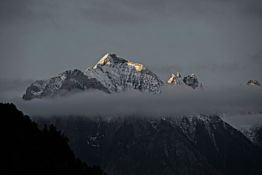 梅里雪山